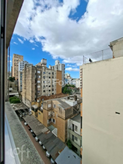 Image 11 - 994954
