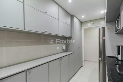 Image 7 - 995000