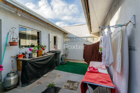 Image 29 - 995068