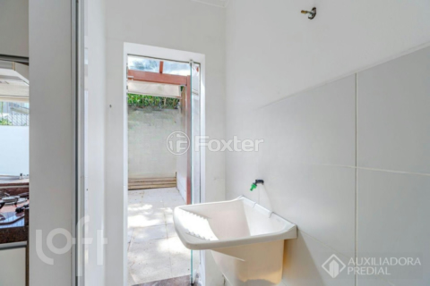 Image 29 - 995199