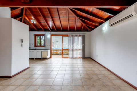 Image 39 - 995213