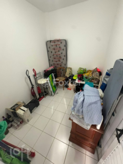 Image 4 - 995329