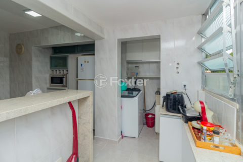 Image 30 - 995331