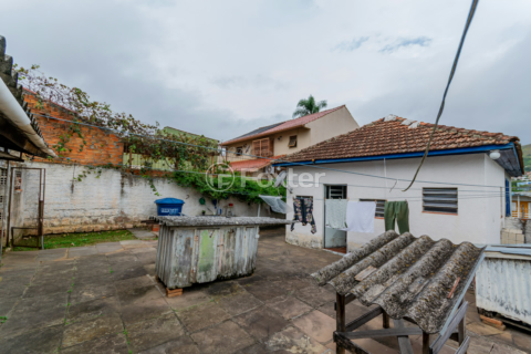 Image 25 - 995358