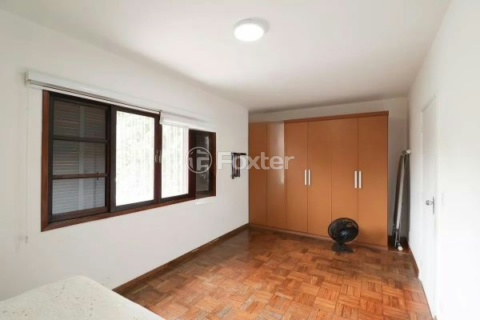 Image 7 - 995490