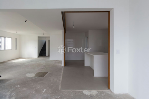 Image 7 - 995526