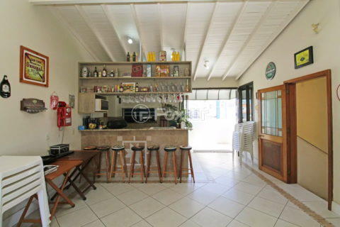Image 29 - 995597