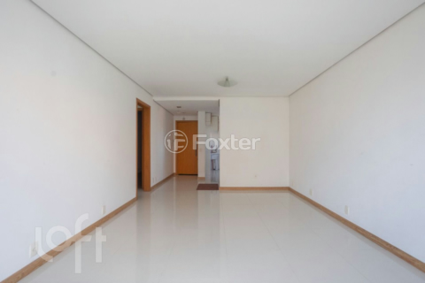 Image 1 - 995615