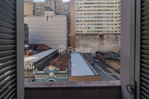 Image 11 - 995705