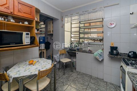 Image 21 - 995705
