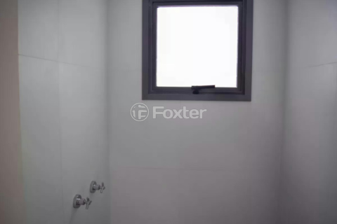 Image 21 - 995709