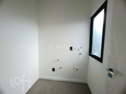 Image 3 - 995710