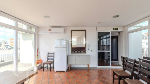 Image 30 - 995727