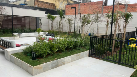 Image 17 - 995757