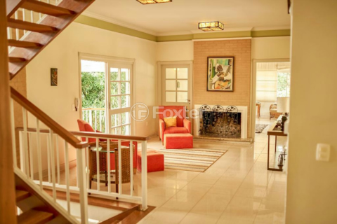 Image 6 - 995885