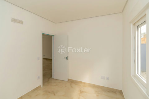 Image 22 - 996007