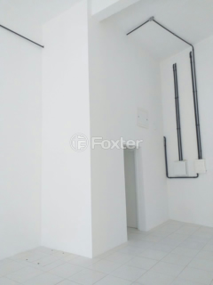 Image 4 - 996334