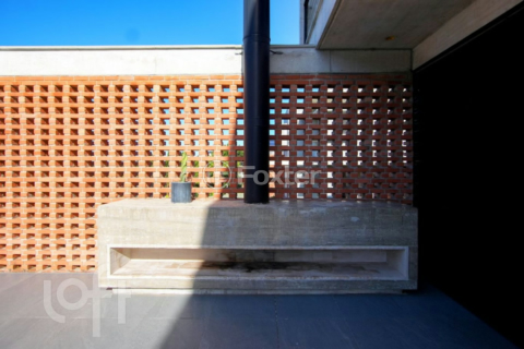 Image 21 - 996351