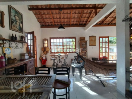 Image 4 - 996482