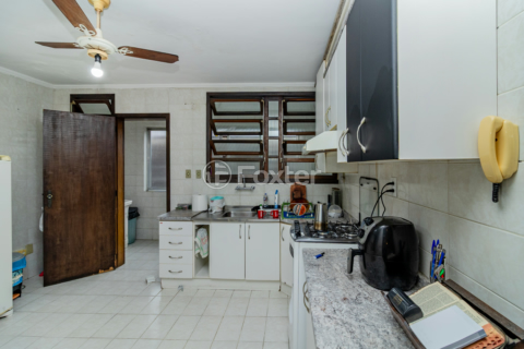 Image 42 - 996502