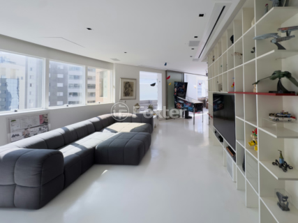 Image 4 - 996593