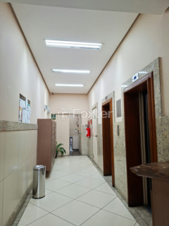 Image 8 - 996688