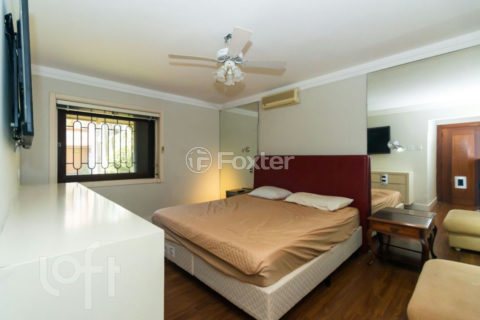 Image 19 - 996718