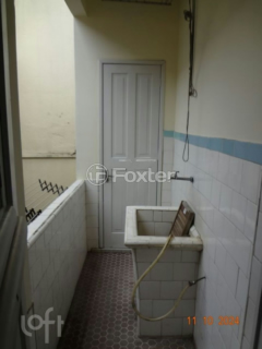 Image 11 - 996978