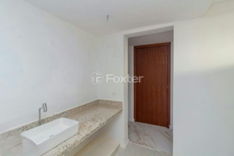 Image 21 - 997077