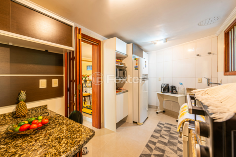 Image 34 - 997272