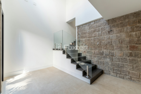Image 33 - 997714