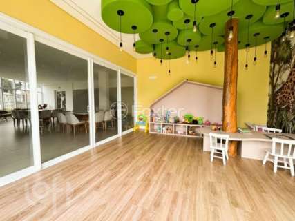 Image 19 - 997880