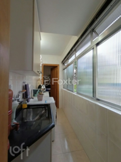 Image 8 - 998305