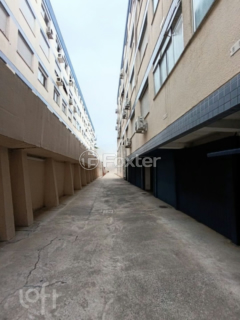 Image 24 - 998305
