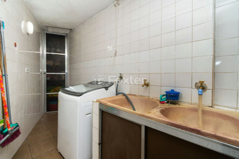 Image 17 - 998578