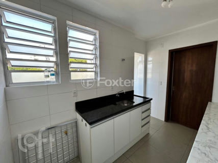 Image 3 - 998702