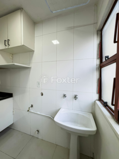 Image 13 - 999306
