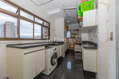 Image 46 - 999383