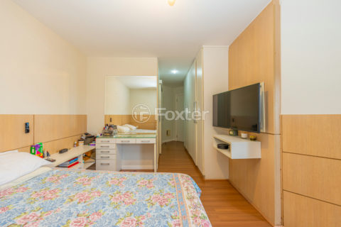 Image 32 - 999383