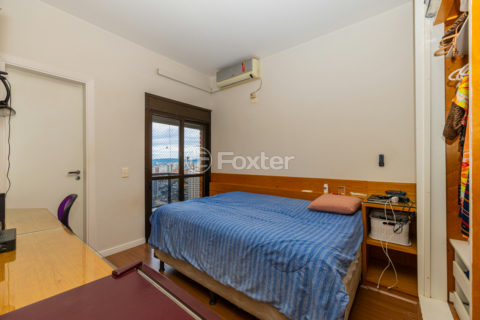 Image 21 - 999383
