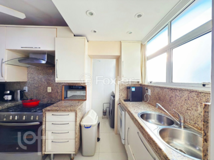 Image 30 - 999399