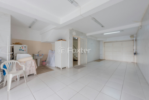 Image 31 - 999698