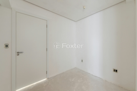 Image 30 - 999737