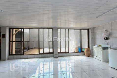 Image 5 - 999872