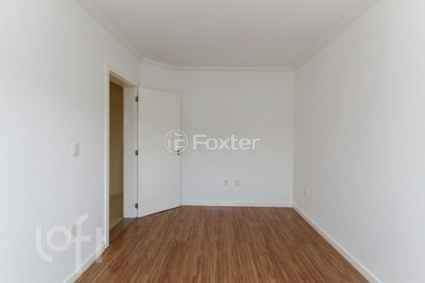Image 7 - 999937