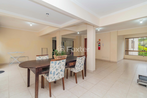 Image 35 - 819210