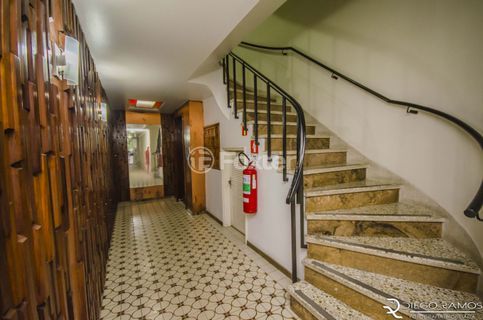 Image 21 - 961952