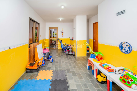 Image 40 - 556955