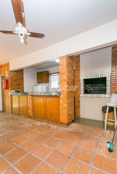 Image 35 - 956542