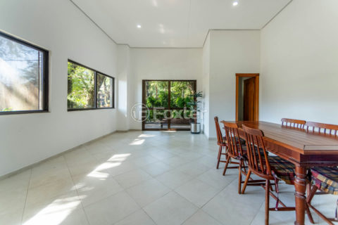 Image 24 - 1017434